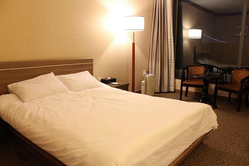 Dawn Beach Hotel Пусан Екстер'єр фото