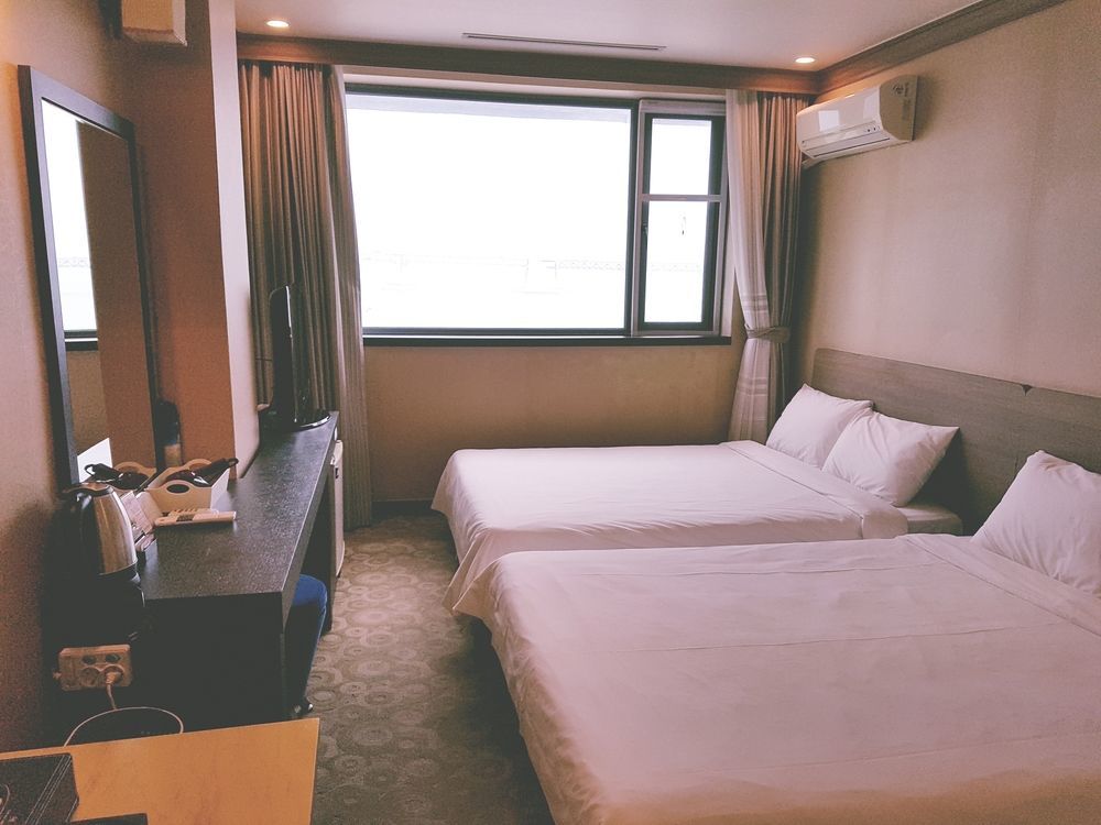 Dawn Beach Hotel Пусан Екстер'єр фото