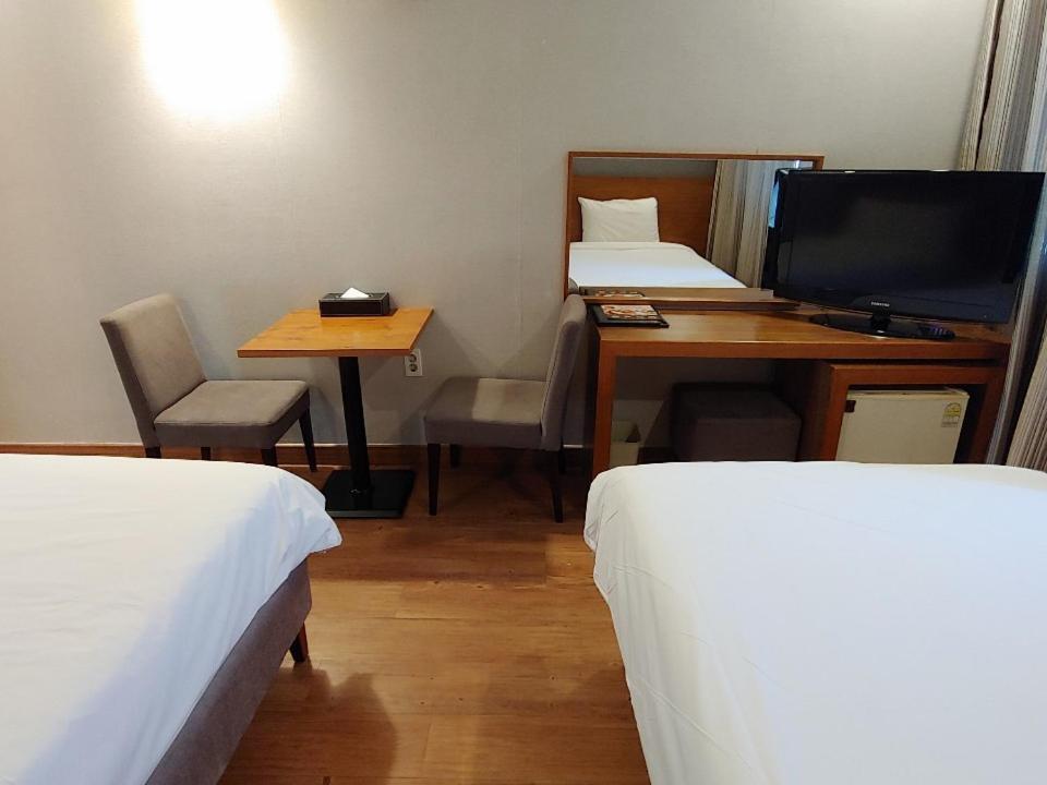 Dawn Beach Hotel Пусан Екстер'єр фото