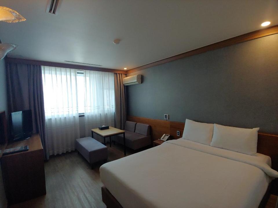 Dawn Beach Hotel Пусан Екстер'єр фото