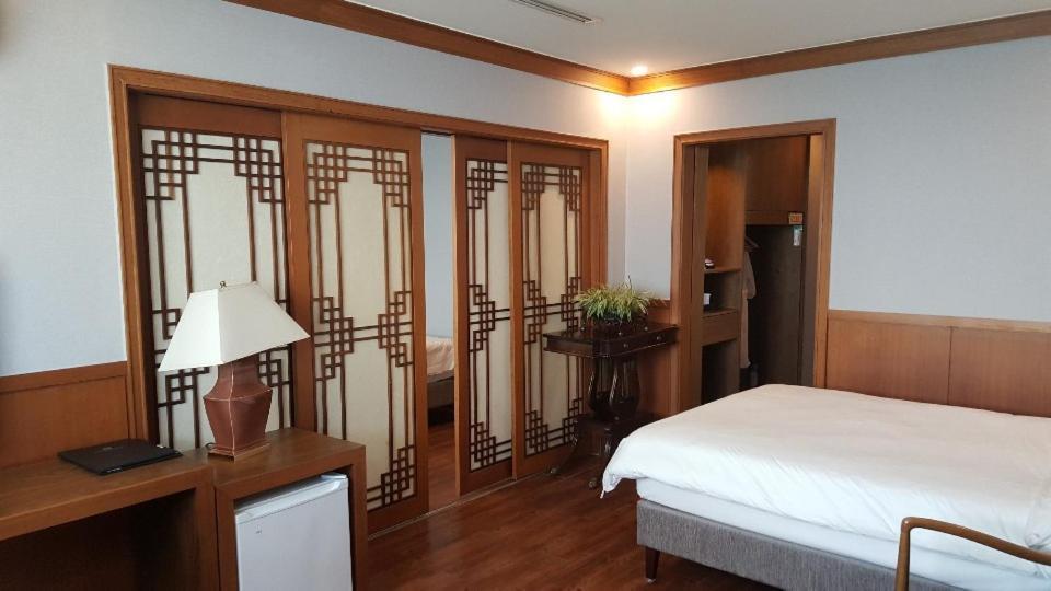 Dawn Beach Hotel Пусан Екстер'єр фото